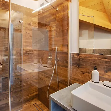 Olympic 12 Apartment *