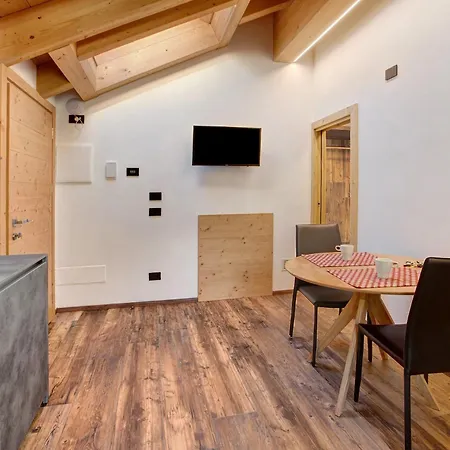 Emilia E Daniele 12 بورمْيو